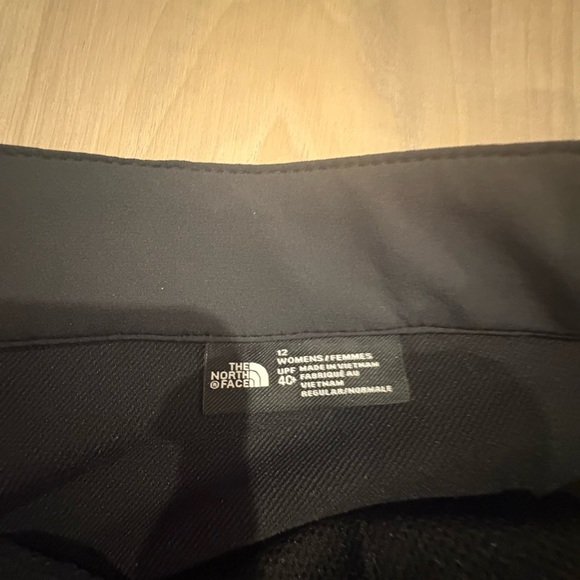 The North Face Black Cargo Pants with Elastic Ankle - Picture 3 of 6